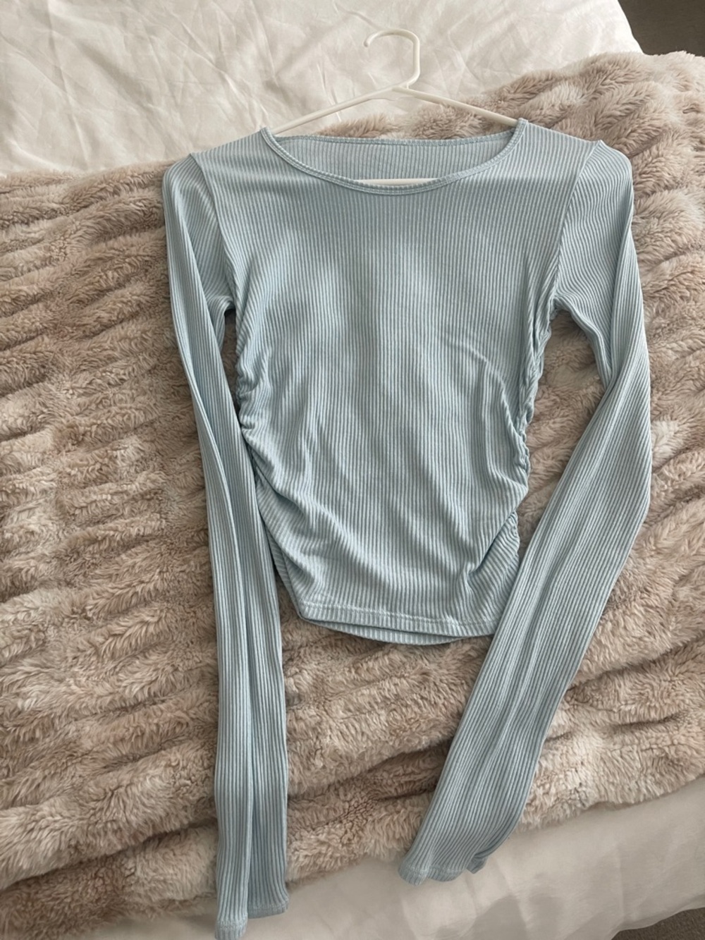 Alo light blue top